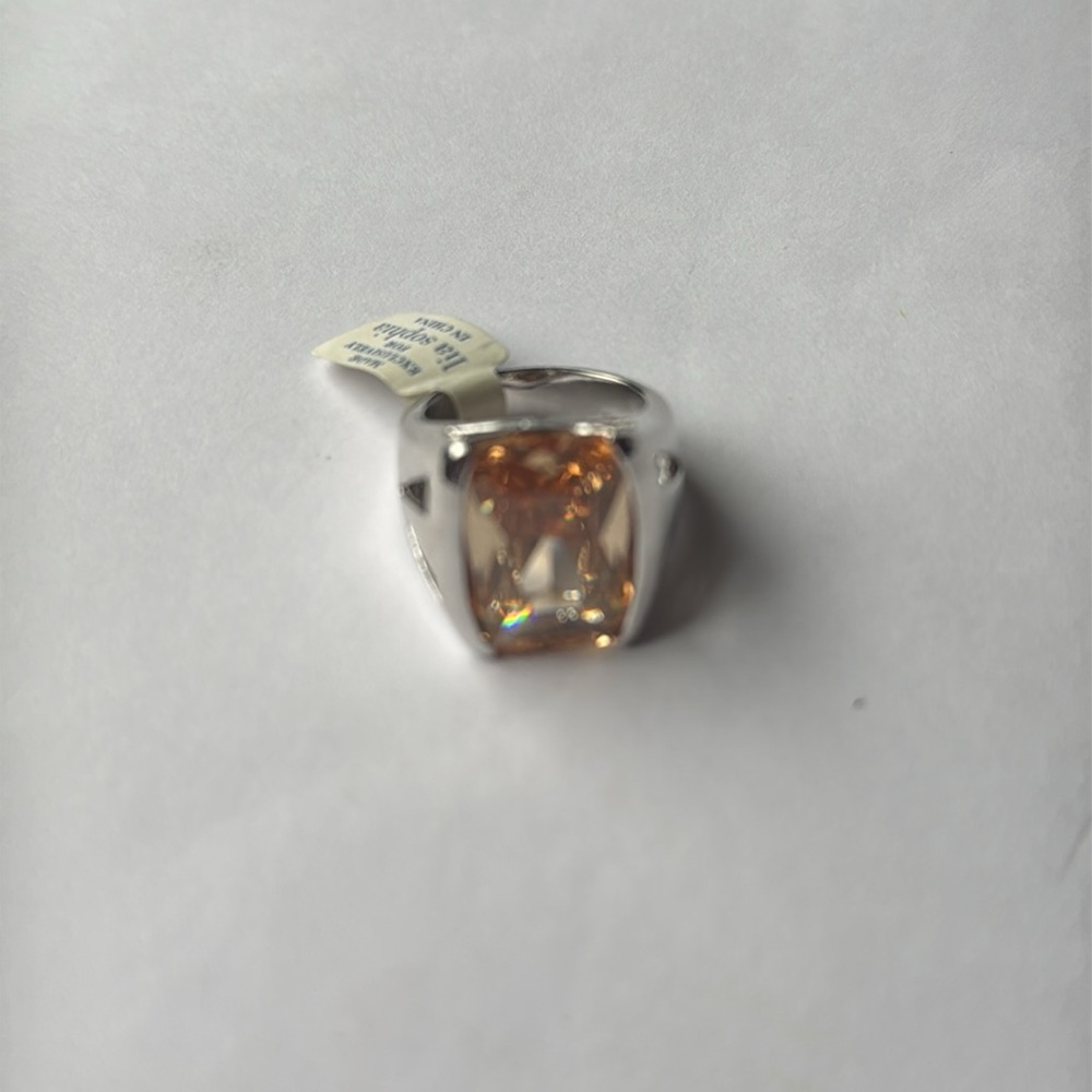 Peachy Keen Large Orange Stone Lia Sophia Ring 💎